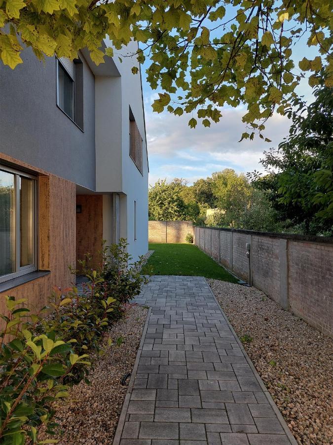 Linden Apartman 001 - Adults Only Mosonmagyaróvár Kültér fotó