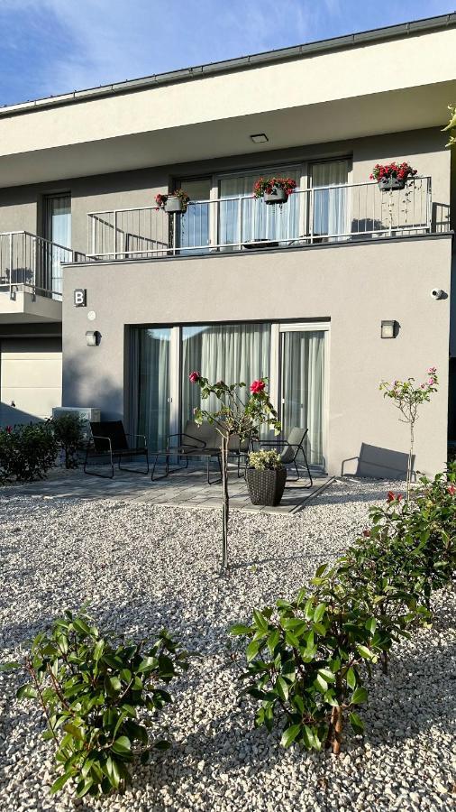 Linden Apartman 001 - Adults Only Mosonmagyaróvár Kültér fotó