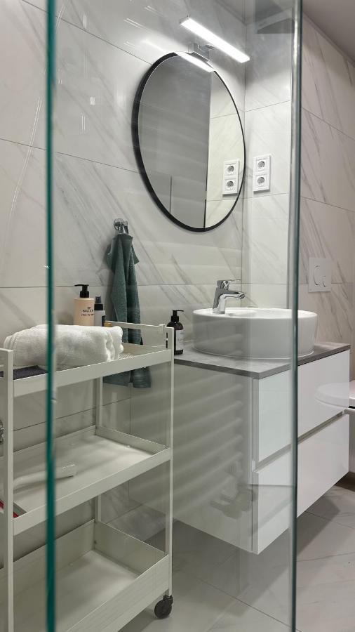 Linden Apartman 001 - Adults Only Mosonmagyaróvár Kültér fotó