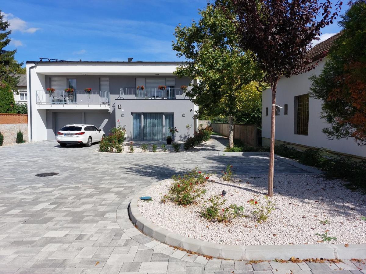 Linden Apartman 001 - Adults Only Mosonmagyaróvár Kültér fotó